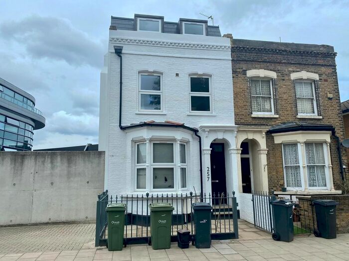 3 Bedroom Flat To Rent In Shakespeare Road, Herne Hill, SE24