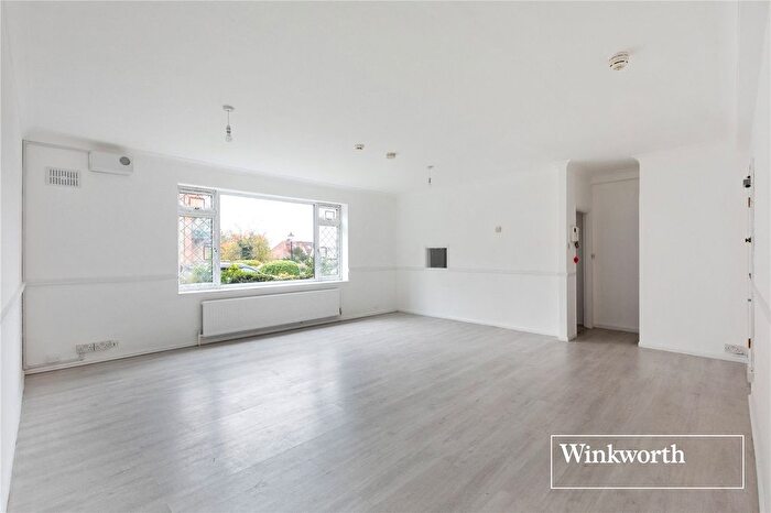 2 Bedroom Flat To Rent In Hendon Lane, Finchley, London, N3