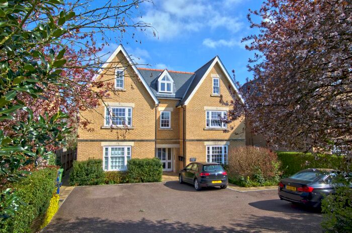 2 Bedroom Flat To Rent In Cambridge Road, Great Shelford, Cambridge, CB22