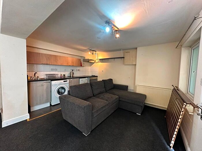 Studio To Rent In Pinfold Street, Darlaston, WS10
