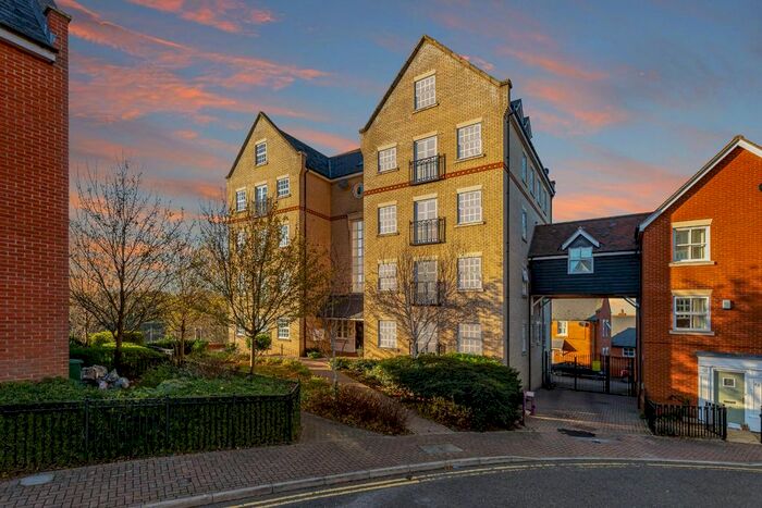 3 Bedroom Flat To Rent In St. Marys Fields, Colchester CO3