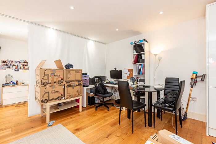 Studio To Rent In Grafton Mews, Warren Street, W1T