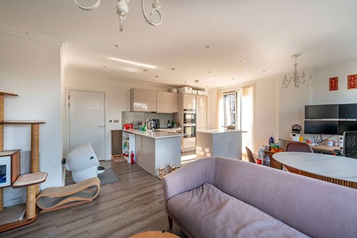 2 Bedroom Flat To Rent In Olympic Park Avenue, Stratford, London, E20