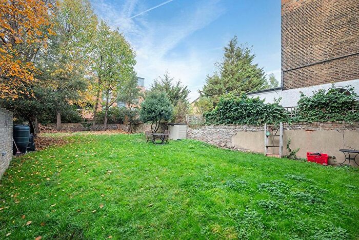 2 Bedroom Flat To Rent In Adolphus Road, London, N4