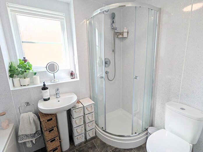 2 Bedroom Flat To Rent In Albury Gardens, Ferryhill, Aberdeen, AB11