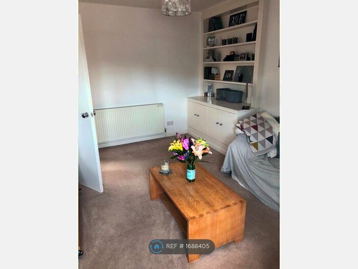 1 Bedroom Flat To Rent In Oberstein Road, London, SW11