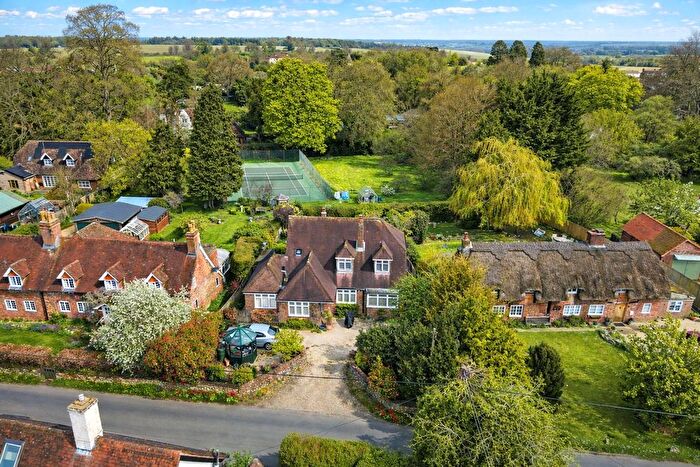 4 Bedroom Detached House For Sale In The Street, Upper Farringdon, Alton, Hampshire, GU34