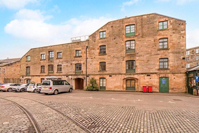 2 Bedroom Flat For Sale In Commercial Street, Edinburgh, EH6
