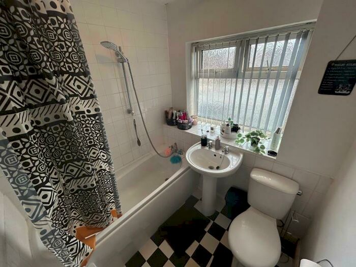 2 Bedroom Terraced House To Rent In The Heathlands, Blackheath, Rowley