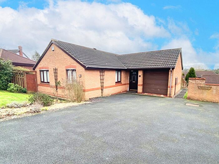 3 Bedroom Bungalow For Sale In Arundel Close, Randlay, Telford, Shropshire, TF3