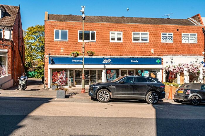 1 Bedroom Flat For Sale In Station Road East, Oxted, RH8