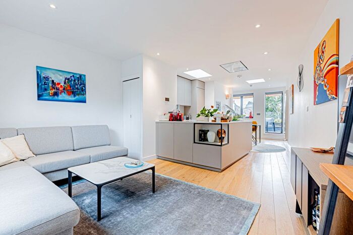 2 Bedroom Flat For Sale In King's Cross Road, London, WC1X