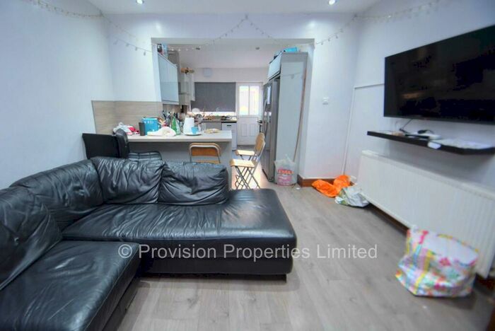 7 Bedroom Terraced House To Rent In Cardigan Road, Hyde Park, Leeds, LS6