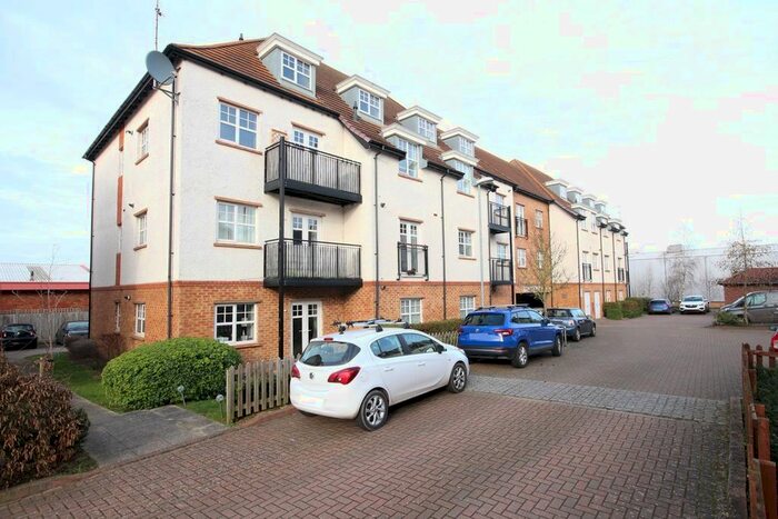 2 Bedroom Flat To Rent In Bowyer Drive, Letchworth Garden City, SG6