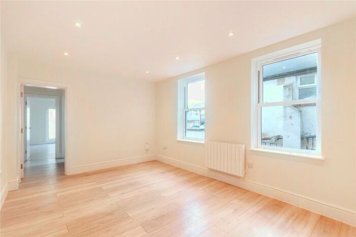 1 Bedroom Flat To Rent In Upper Tooting Road, London, SW17