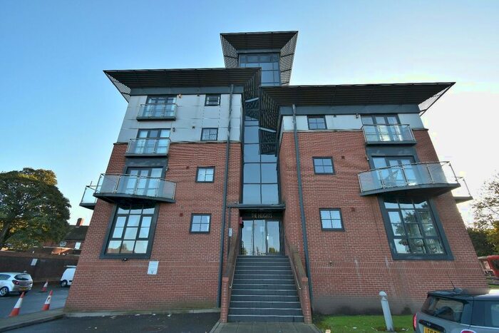 2 Bedroom Flat To Rent In The Heights, Walsall Road, West Bromwich, B71