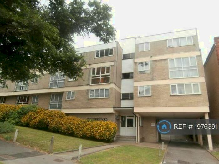 2 Bedroom Flat To Rent In Cypress Road, London, SE25