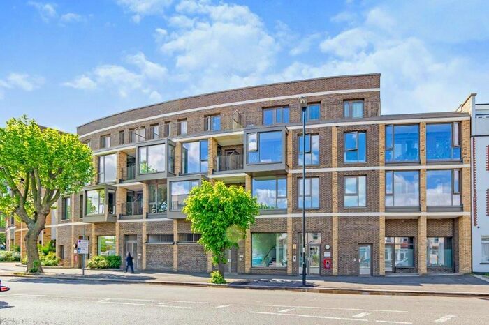 2 Bedroom Flat To Rent In Mitcham Road, Croydon, CR0