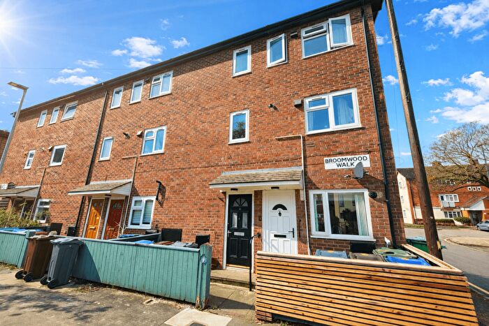 1 Bedroom Apartment For Sale In Broomwood Walk, Hulme, Manchester., M15