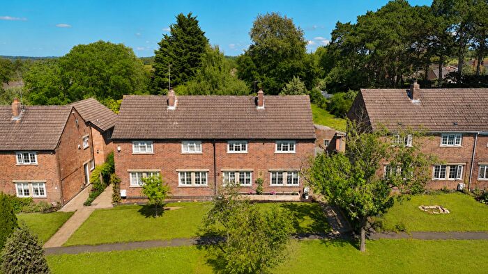 4 Bedroom Semi-Detached House For Sale In High Street, , Great Houghton, Northampton, NN4