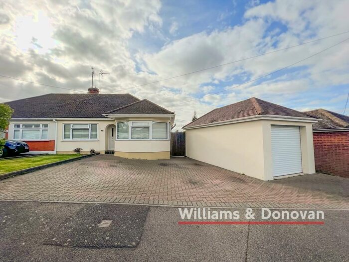 2 Bedroom Semi-Detached Bungalow To Rent In Willow Walk, Hockley, SS5