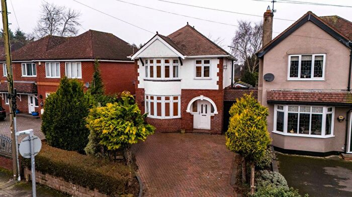 3 Bedroom Detached House For Sale In Hilton Lane, Walsall, WS6