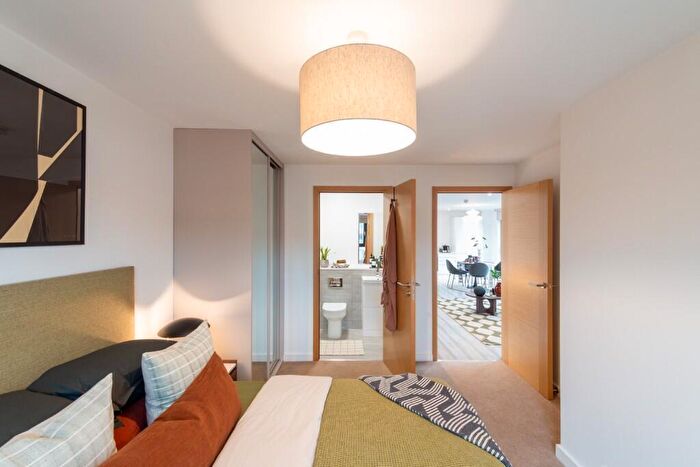 2 Bedroom Apartment To Rent In The Radiant, Kirkstall Road, Leeds, West Yorkshire, LS3