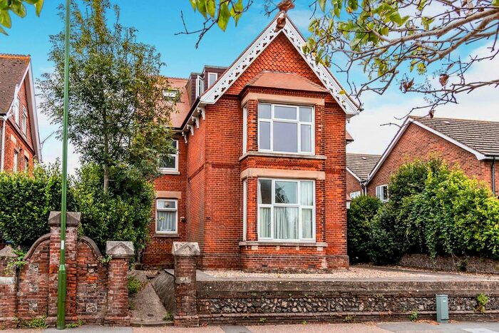 2 Bedroom Flat To Rent In Arundel Road, Littlehampton BN17