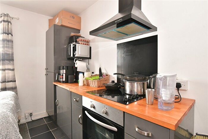 2 Bedroom Flat For Sale In Cross Street, Sandown, Isle Of Wight, PO36