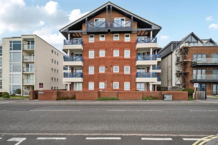 2 Bedroom Apartment For Sale In Marine Parade East, Lee-On-The-Solent, PO13
