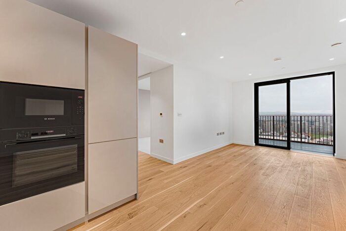 1 Bedroom Flat For Sale In Peninsula Gardens, Greenwich Peninsula, London, SE10