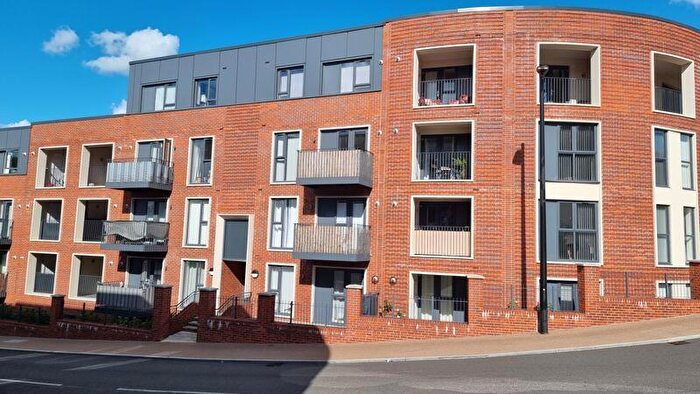 1 Bedroom Flat To Rent In Suffield Lodge, HP11