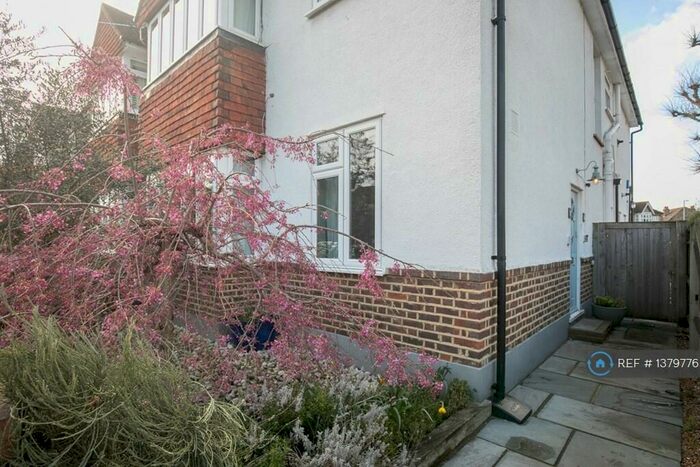 2 Bedroom Flat To Rent In Westbury Road, New Malden, KT3