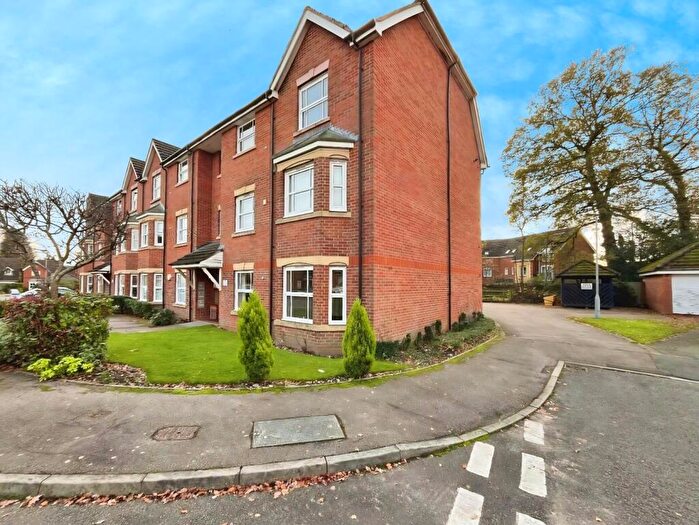 2 Bedroom Flat For Sale In Water Mill Crescent, Sutton Coldfield, B76