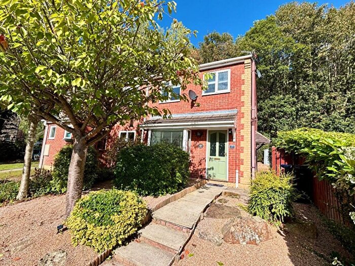 3 Bedroom Terraced House For Sale In Broad Walk, Matlock, Derbyshire, DE4