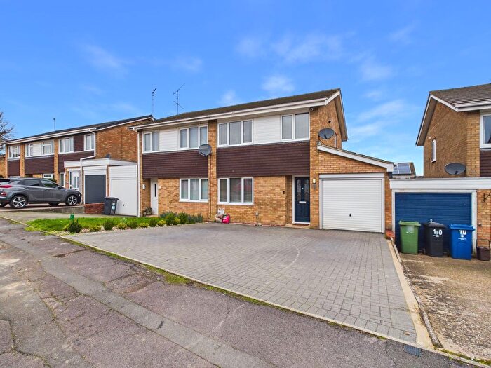 3 Bedroom Semi Detached House For Sale In Orchard Close, Towcester, NN12