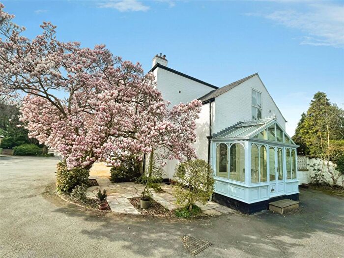 4 Bedroom Semi Detached House For Sale In Woodleigh Court, Alderley Edge, Cheshire, SK9