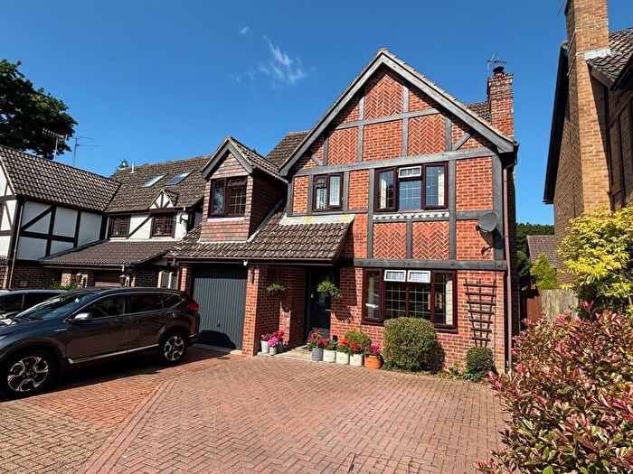 4 Bedroom Detached House For Sale In Magpie Close, Bexhill On Sea, TN39