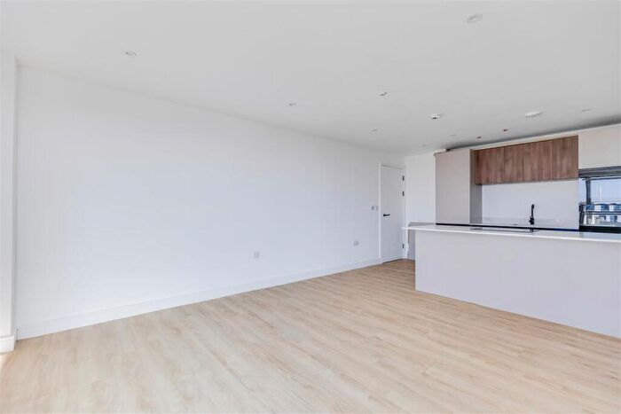 2 Bedroom Apartment For Sale In Windsor Gardens Windsor Road, Penarth, Cardiff, CF64