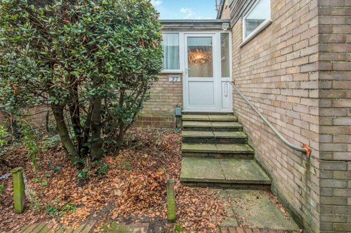 3 Bedroom Bungalow To Rent In Glenda Crescent, Norwich, NR5