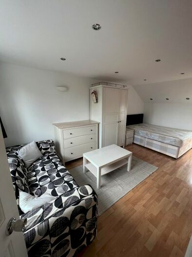 1 Bedroom Studio To Rent In Winchelsea Road, London, N17