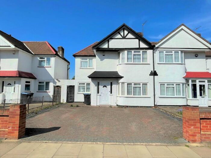 3 Bedroom Property To Rent In Westerham Avenue, London, N9