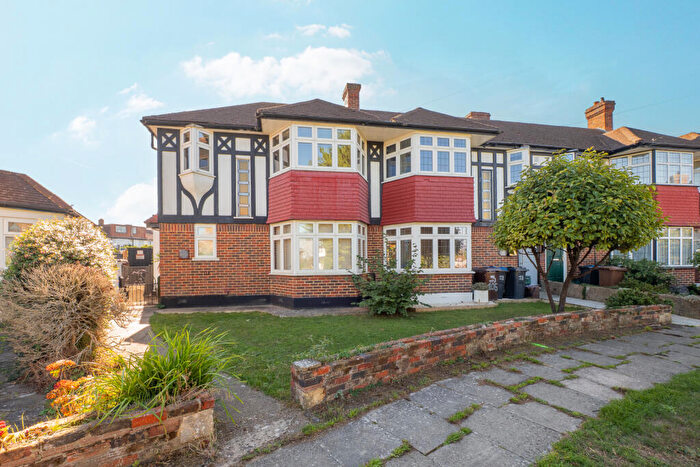 4 Bedroom Terraced House For Sale In Aragon Road, Morden, SM4