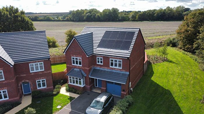 4 Bedroom Detached House For Sale In Burton Drive, Devizes, SN10