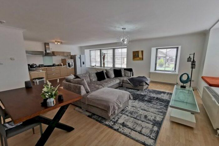 2 Bedroom Flat To Rent In West Langlands Street, Kilmarnock, KA1