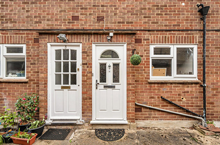 2 Bedroom Apartment For Sale In Springfield Road, Wallington, SM6