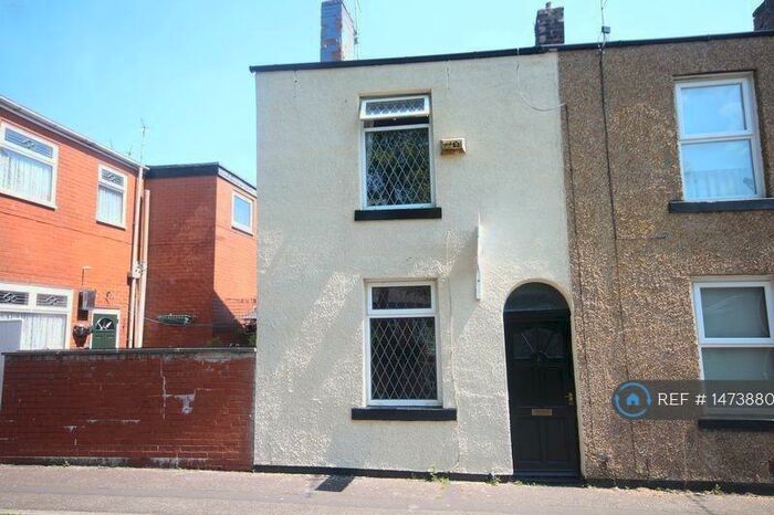 2 Bedroom End Of Terrace House To Rent In Warwick Street, Rochdale, OL12