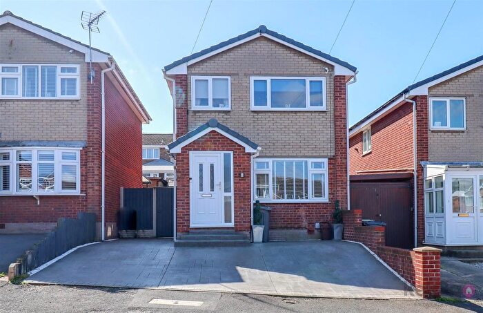 3 Bedroom Detached House For Sale In Kirkcroft Avenue, Killamarsh, Sheffield, S21
