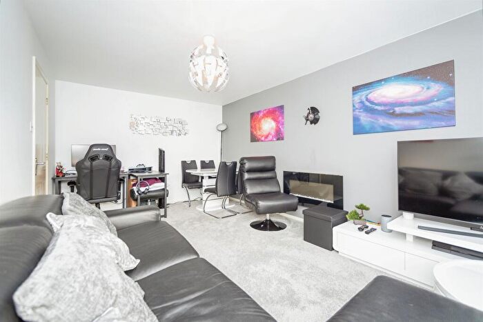1 Bedroom Flat For Sale In High Street, Rainham, Gillingham, ME8