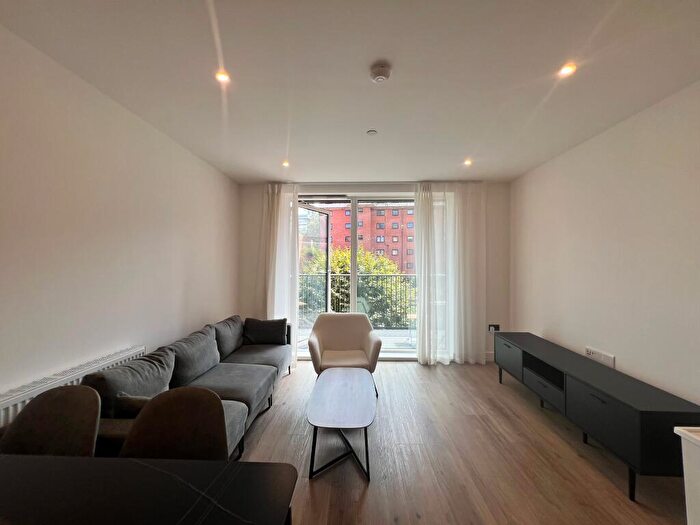 2 Bedroom Flat To Rent In Shadwell Street, B4
